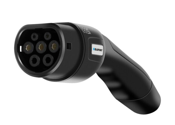Blaupunkt BW1P32ACB EV charger package contents including RFID cards and mounting kit