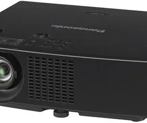 Ceiling mounted Panasonic PT-VMZ61 Projector in an academic lecture hall