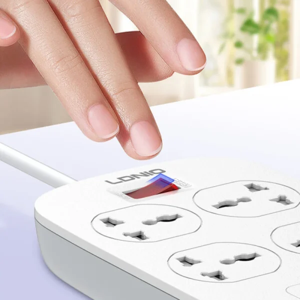 LDNIO SC4407C 45W 4-Port Power Strip (EU Plug, New Edition) – gallery view